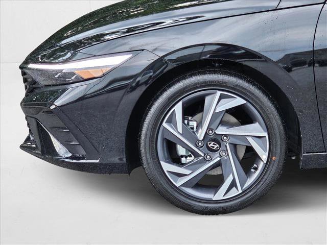 New 2025 Hyundai Elantra Limited image 10