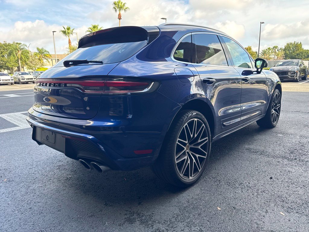 Certified 2024 Porsche Macan AWD/4WD image 4