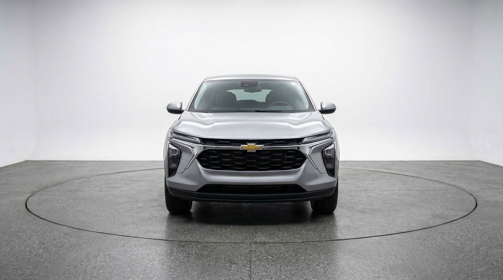 Used 2025 Chevrolet Trax LT FWD image 2