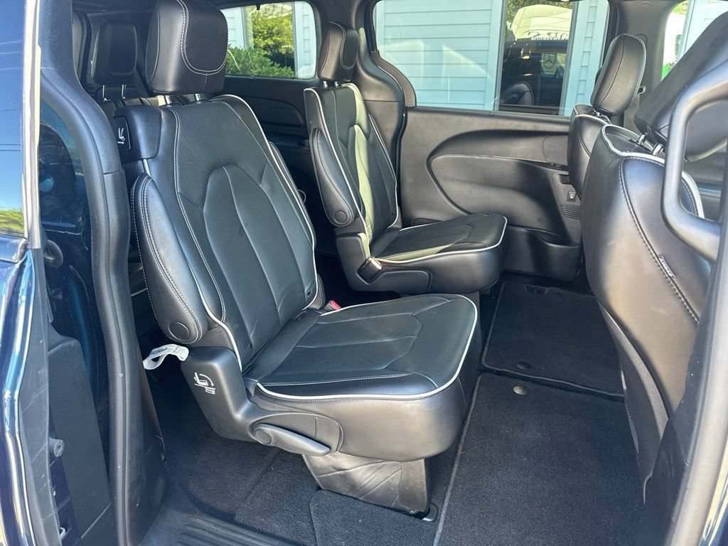 Used 2023 Chrysler Pacifica Limited w/ S Appearance Package FWD image 75