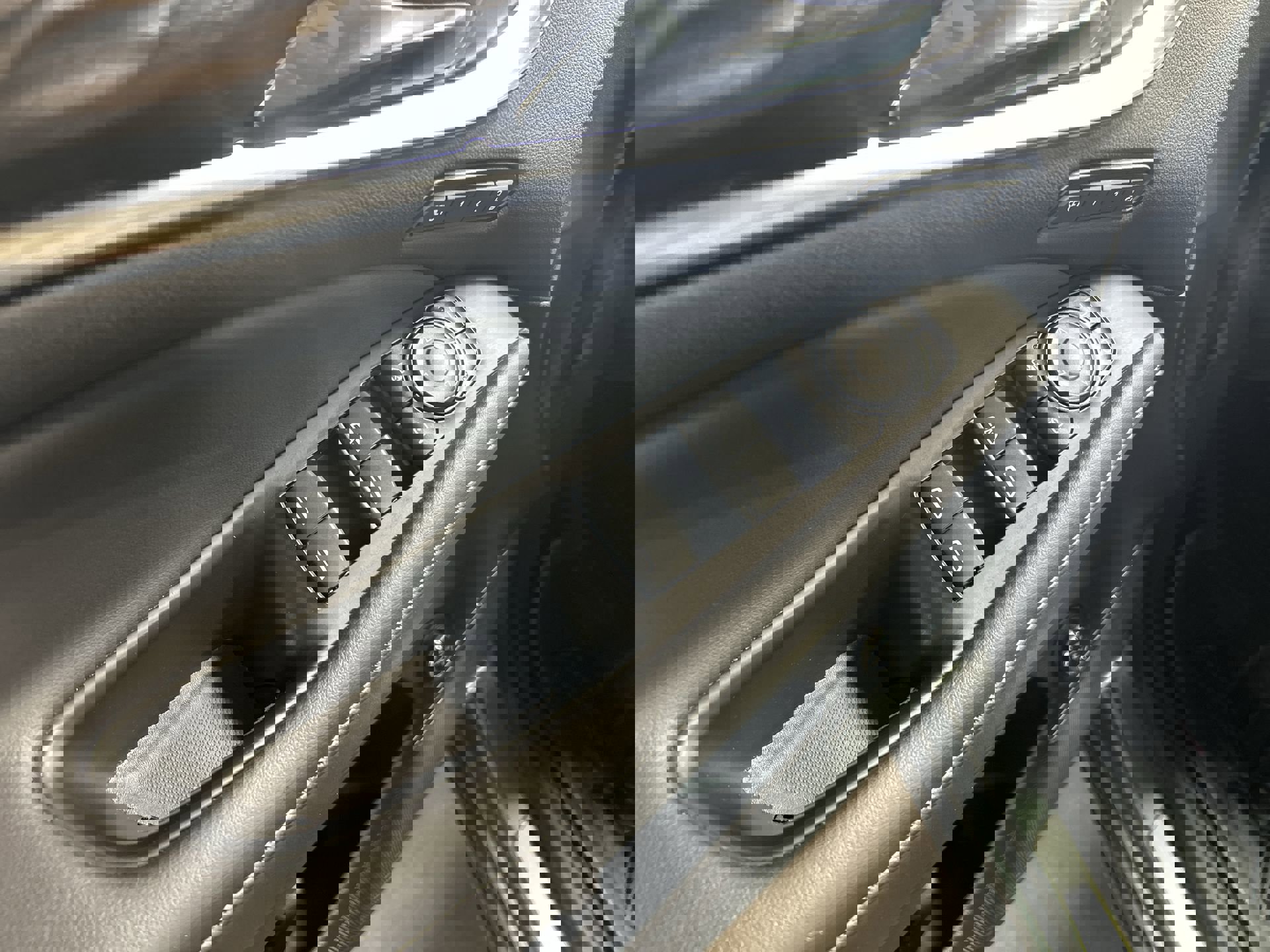 Certified 2024 Buick Enclave Avenir w/ Avenir Technology Package image 25