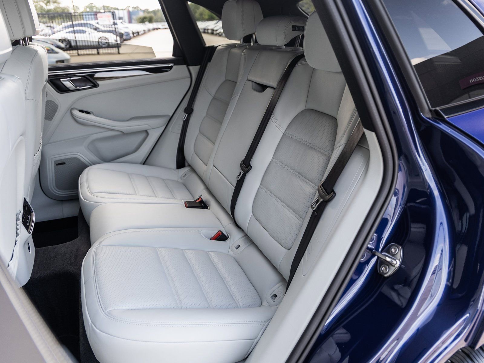 New 2026 Porsche Macan Turbo image 36