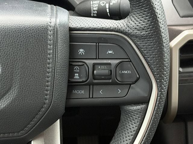 Certified 2025 Toyota Tacoma TRD Off-Road AWD/4WD image 16