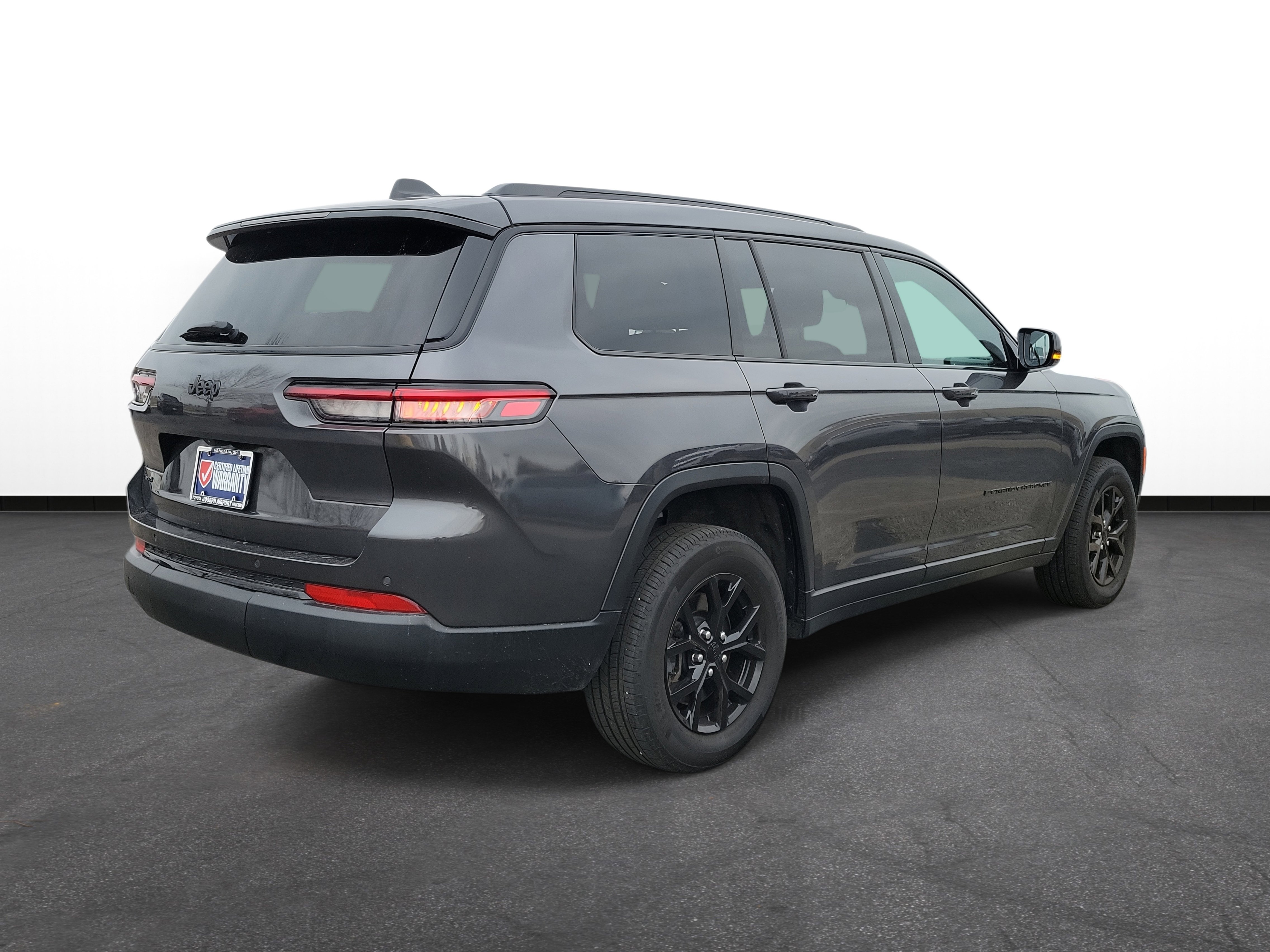Used 2025 Jeep Grand Cherokee L Laredo image 4