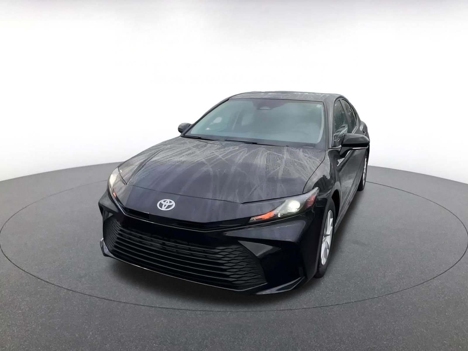 Used 2025 Toyota Camry LE image 7