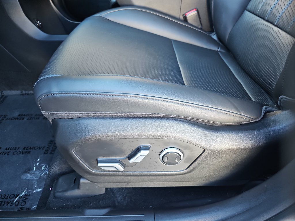 Used 2026 Hyundai Santa Fe SEL FWD image 17