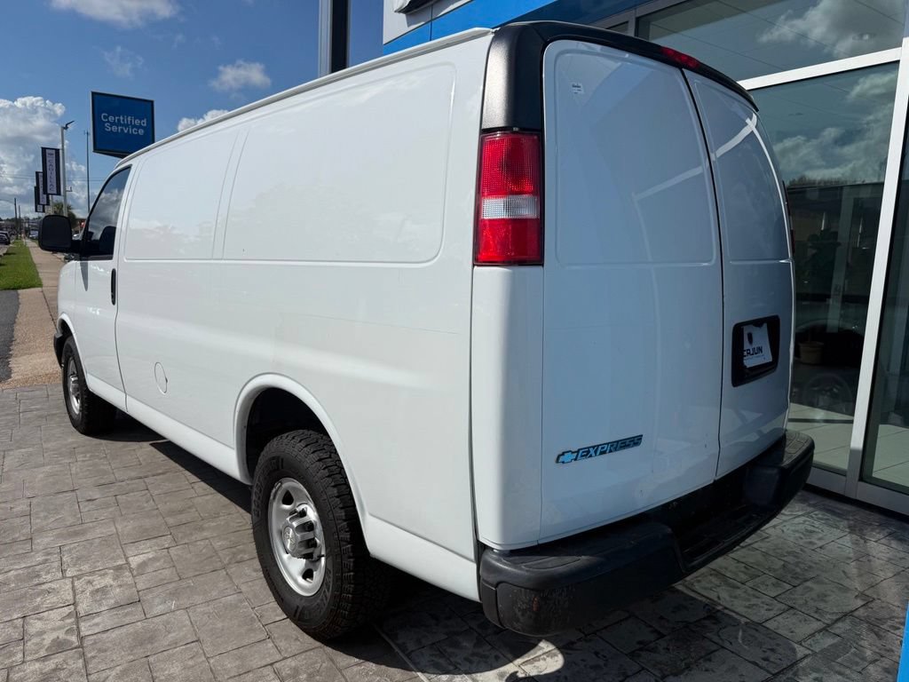 Used 2021 Chevrolet Express 2500 w/ Driver Convenience Package RWD image 2