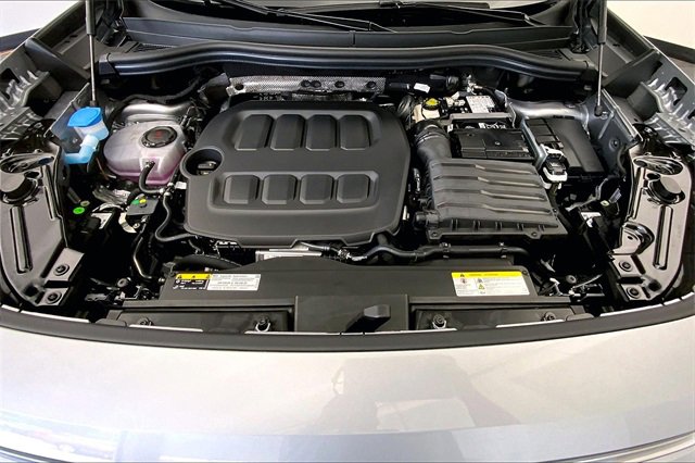 New 2025 Volkswagen Tiguan SE image 11