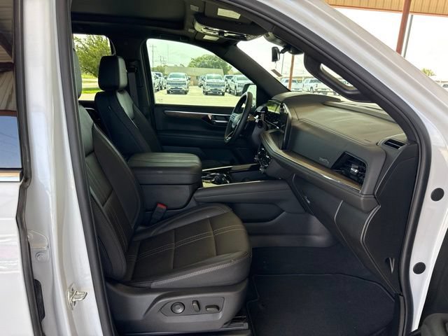 Used 2026 Chevrolet Tahoe High Country w/ Sun And Tow Package AWD/4WD image 11