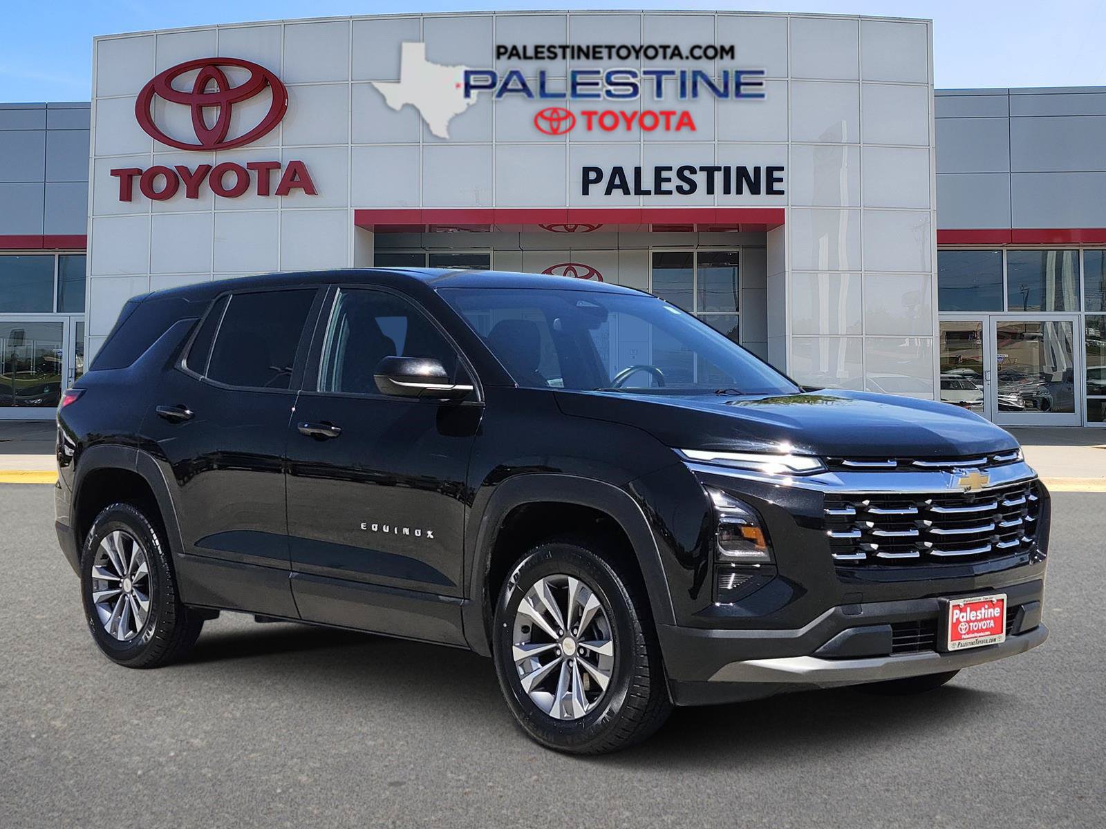 Used 2026 Chevrolet Equinox LT FWD image 1