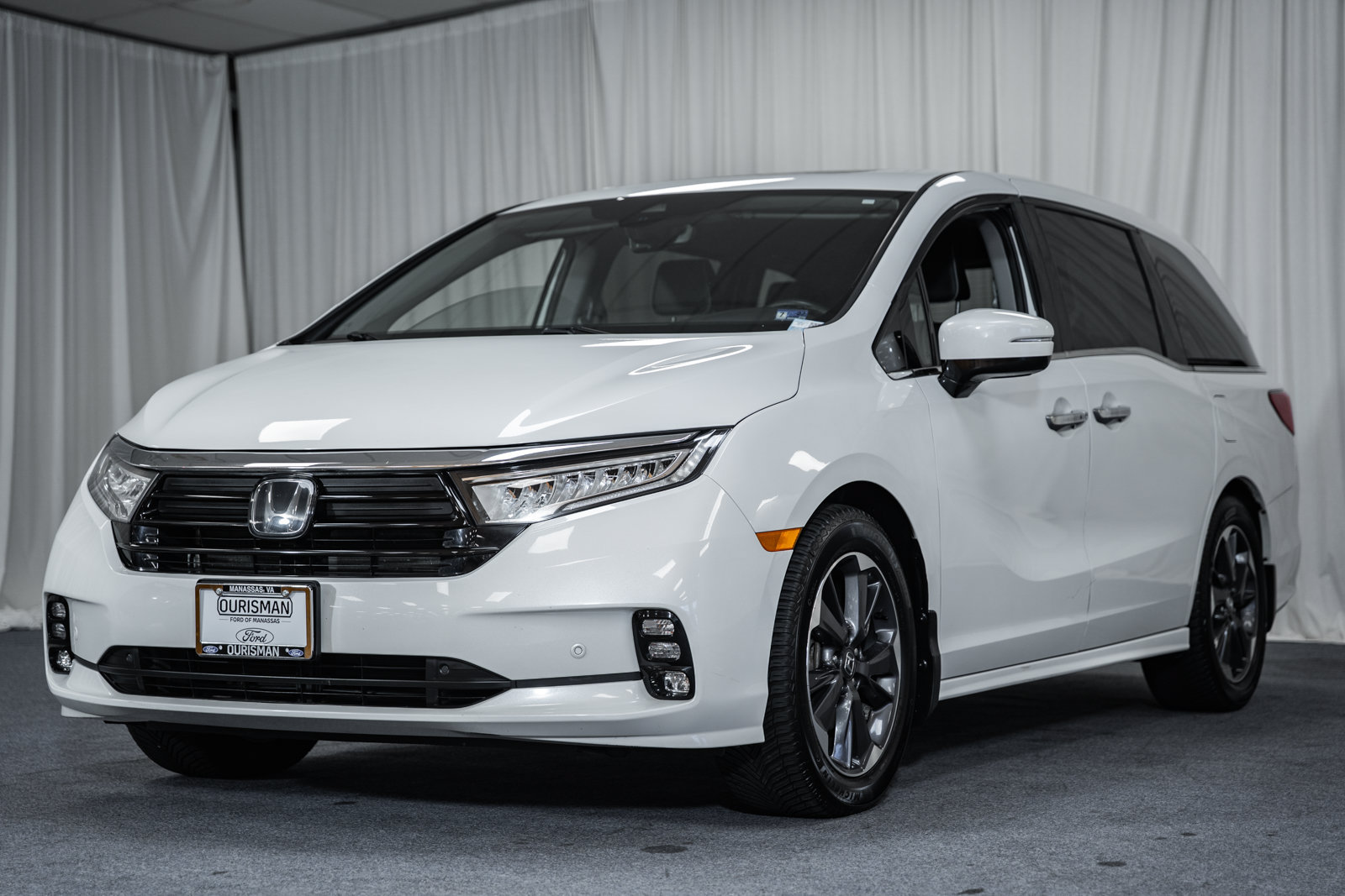 Used 2023 Honda Odyssey Elite image 3