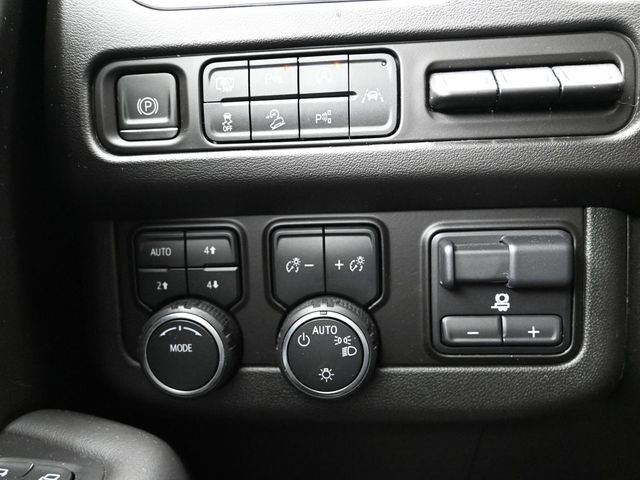 Used 2023 Chevrolet Tahoe Premier w/ Advanced Technology Package image 32