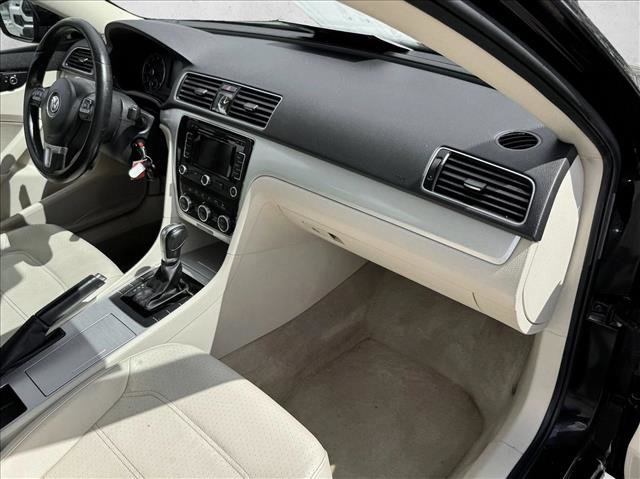 Used 2012 Volkswagen Passat 2.5 SE FWD image 19