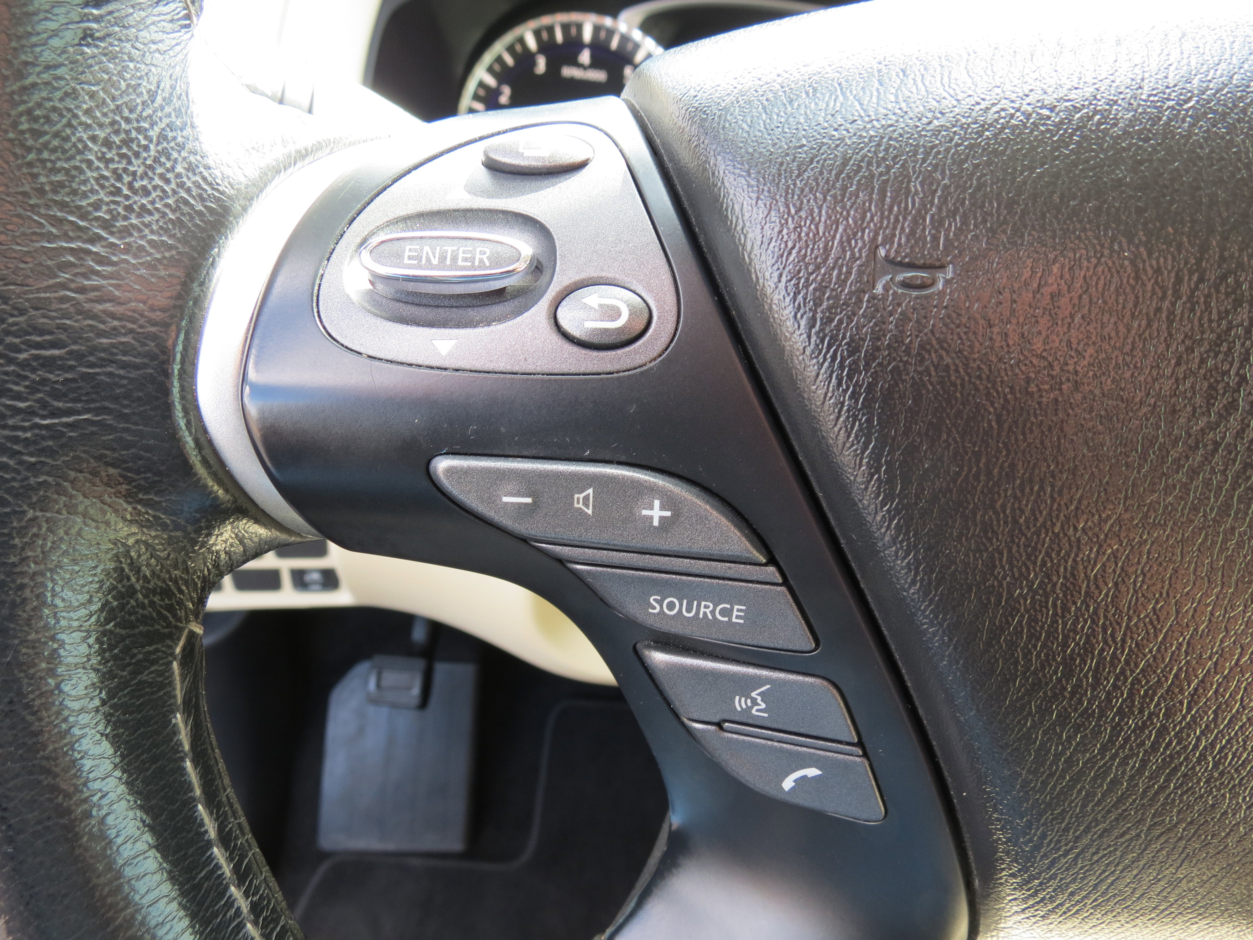 Used 2018 INFINITI QX60 FWD w/ Premium Plus Package image 14