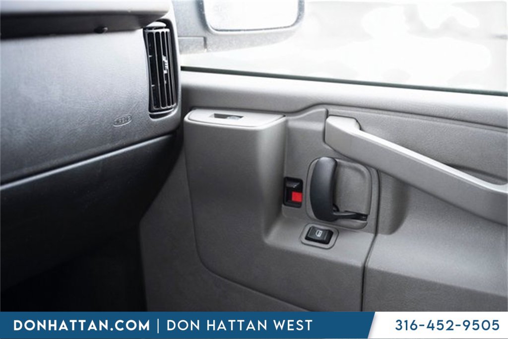 Used 2023 Chevrolet Express 2500 w/ Driver Convenience Package image 15