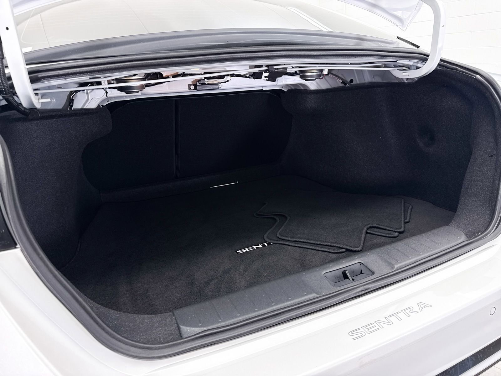 Used 2024 Nissan Sentra SR image 30