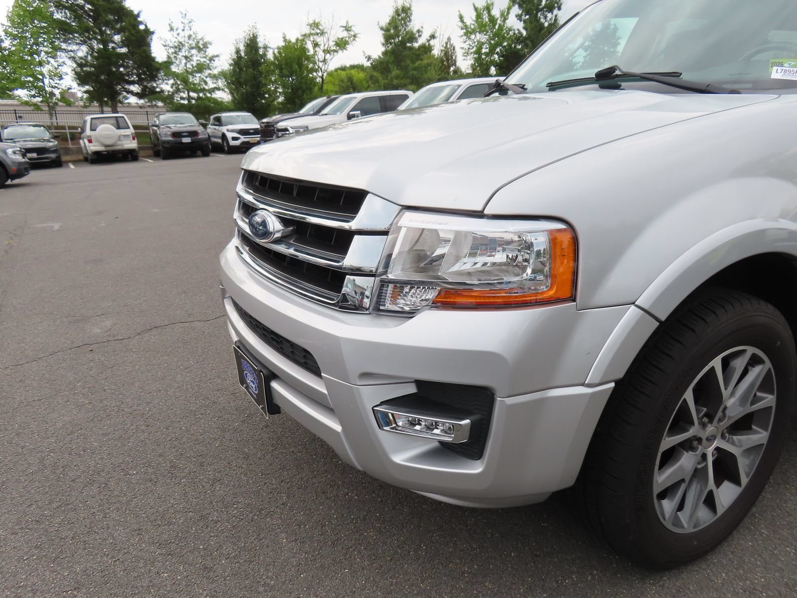 Used 2017 Ford Expedition XLT w/ Equipment Group 201A RWD image 10