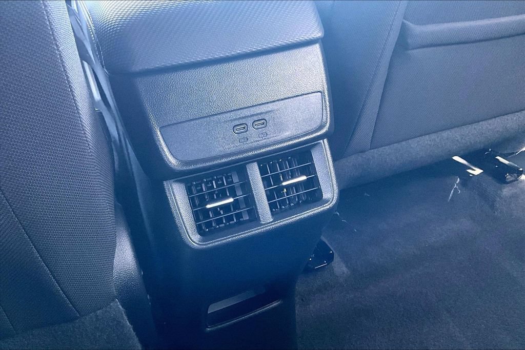 Used 2025 Chevrolet Equinox LT AWD/4WD image 12