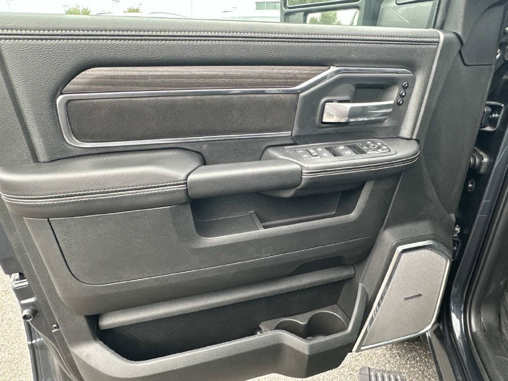 New 2026 RAM 3500 Laramie AWD/4WD image 18