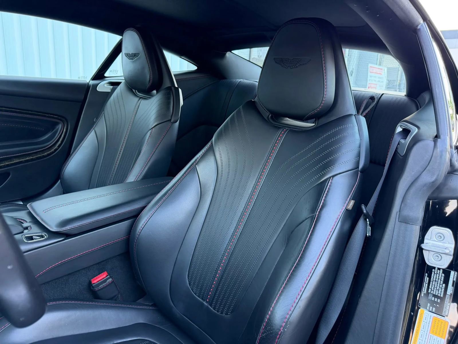 Used 2018 Aston Martin DB11 V12 RWD image 14