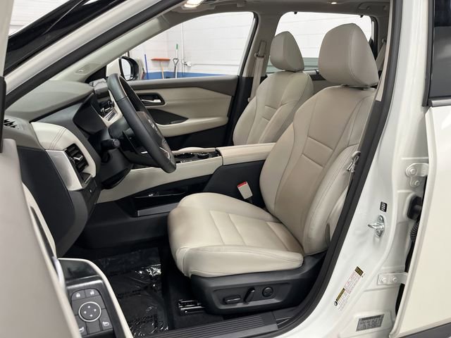 Used 2023 Nissan Rogue SL w/ SL Premium Package image 4