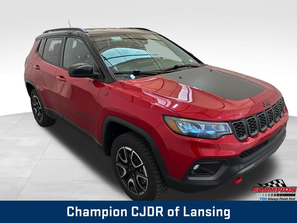 Used 2025 Jeep Compass Trailhawk AWD/4WD image 11