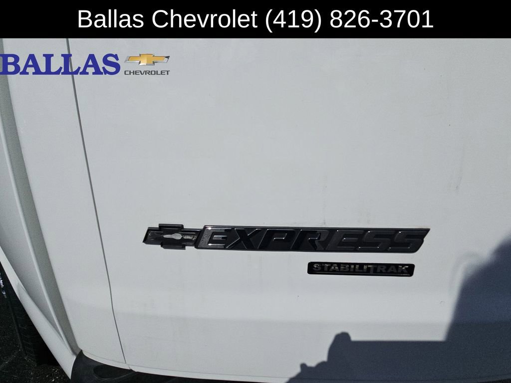 Used 2014 Chevrolet Express 2500 image 32