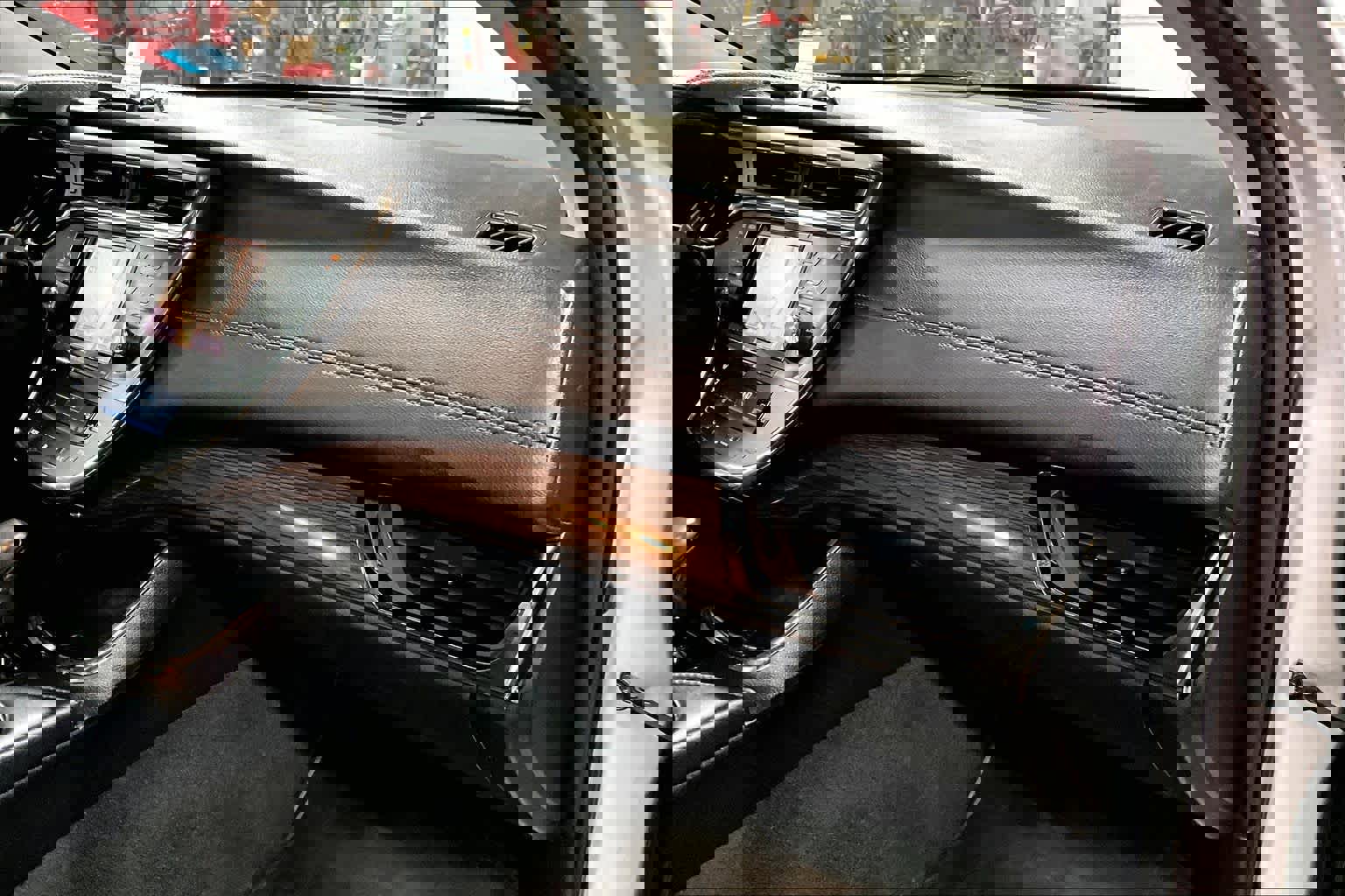 Used 2013 Toyota Avalon Limited image 17