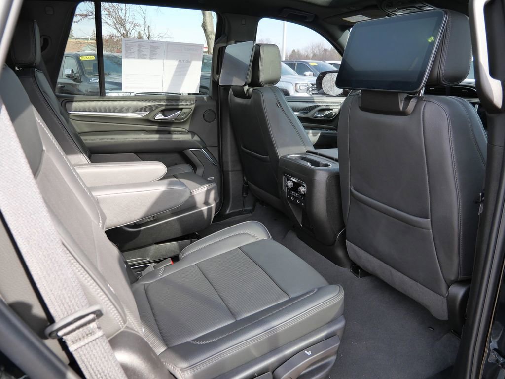 Used 2024 GMC Yukon Denali w/ Denali Reserve Package image 19