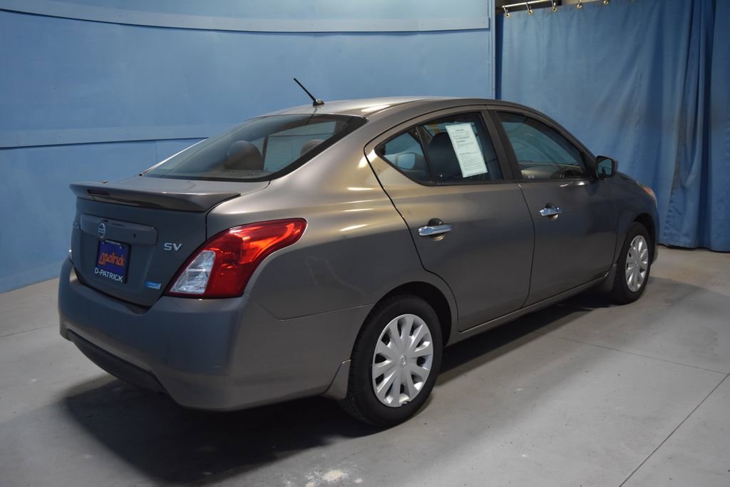 Used 2016 Nissan Versa SV FWD image 21