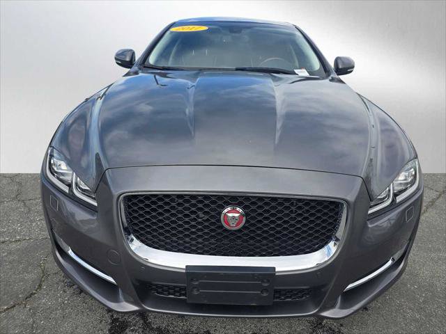 Used 2017 Jaguar XJ R-Sport image 8