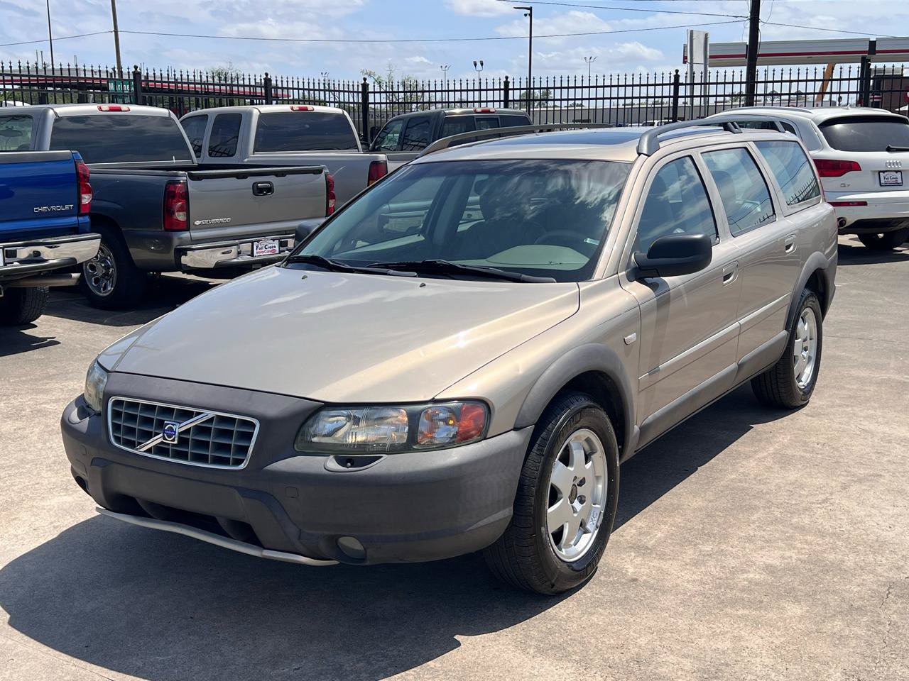 Used 2002 Volvo V70 Cross Country AWD/4WD image 15