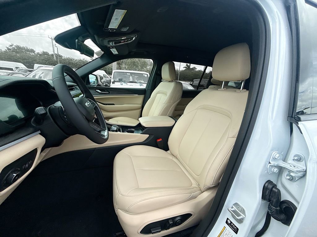 New 2026 Jeep Grand Cherokee L Limited RWD image 22