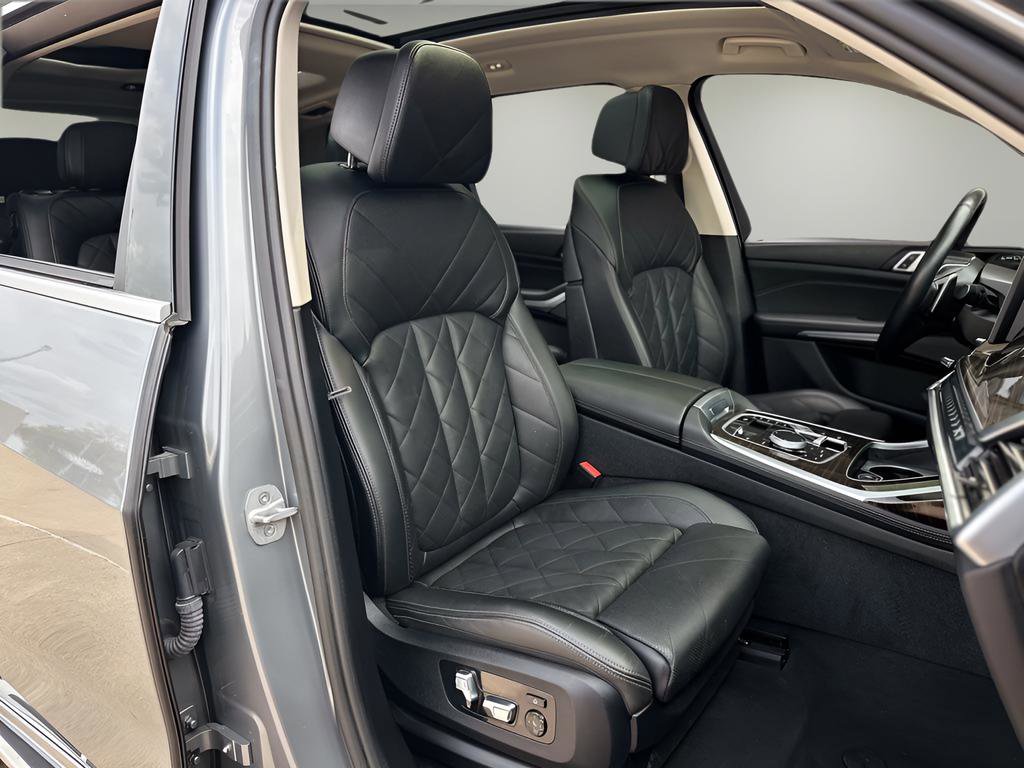 Used 2024 BMW X7 xDrive40i image 27