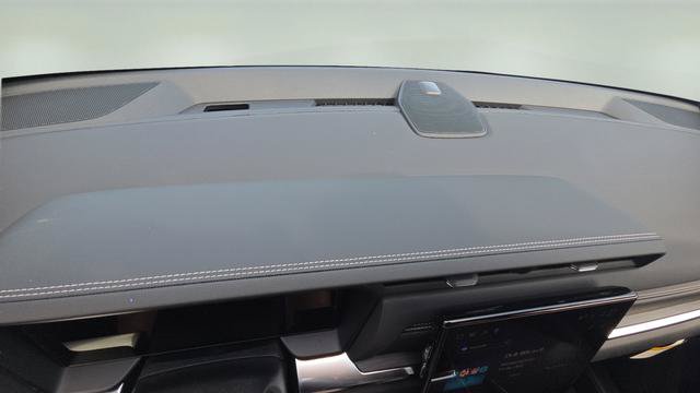 New 2026 GMC Terrain Elevation w/ Technology Package II AWD/4WD image 10