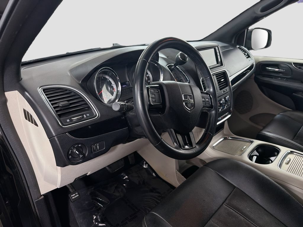 Used 2019 Dodge Grand Caravan SXT FWD image 11