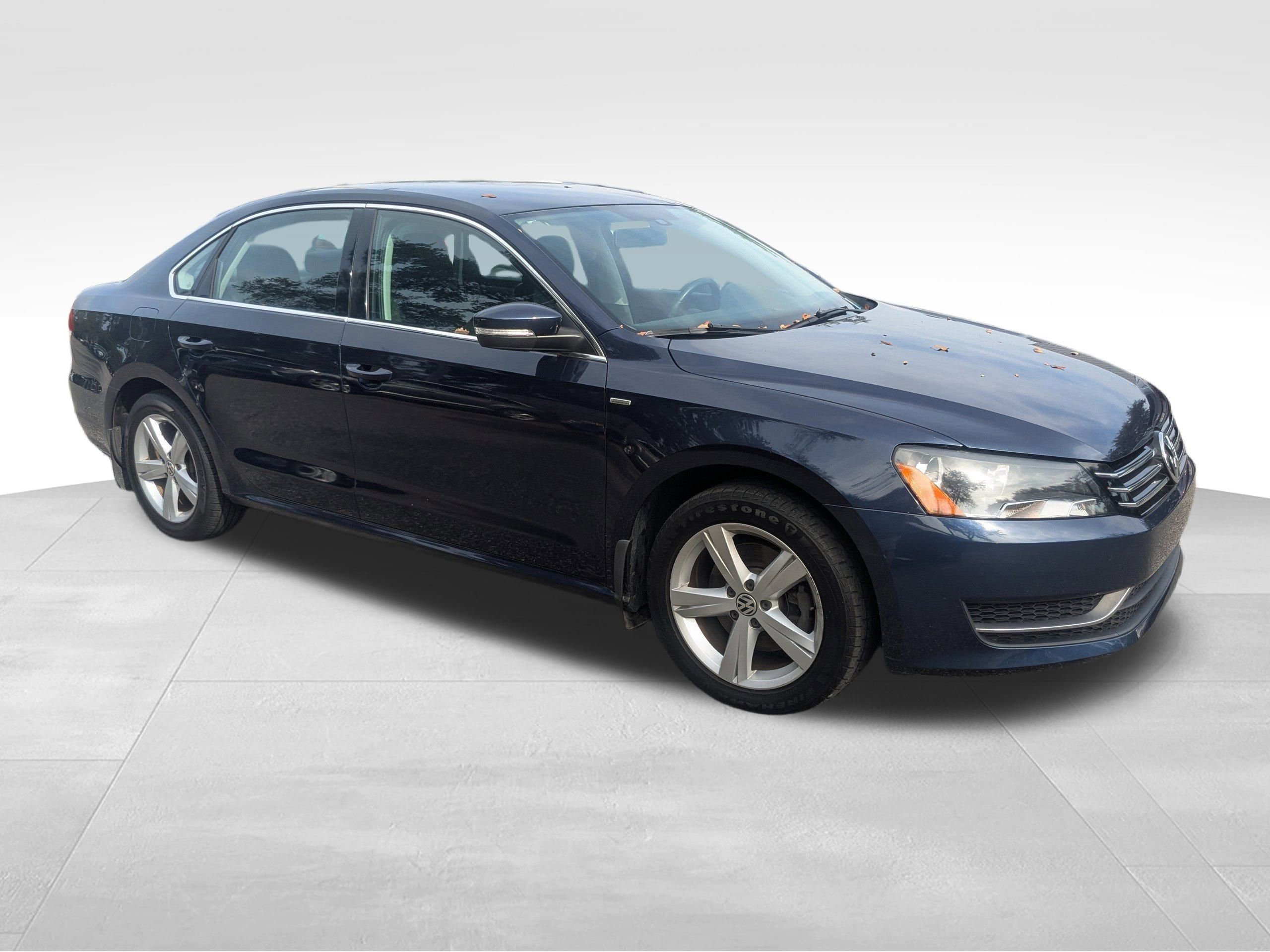 Used 2014 Volkswagen Passat 1.8T S image 1