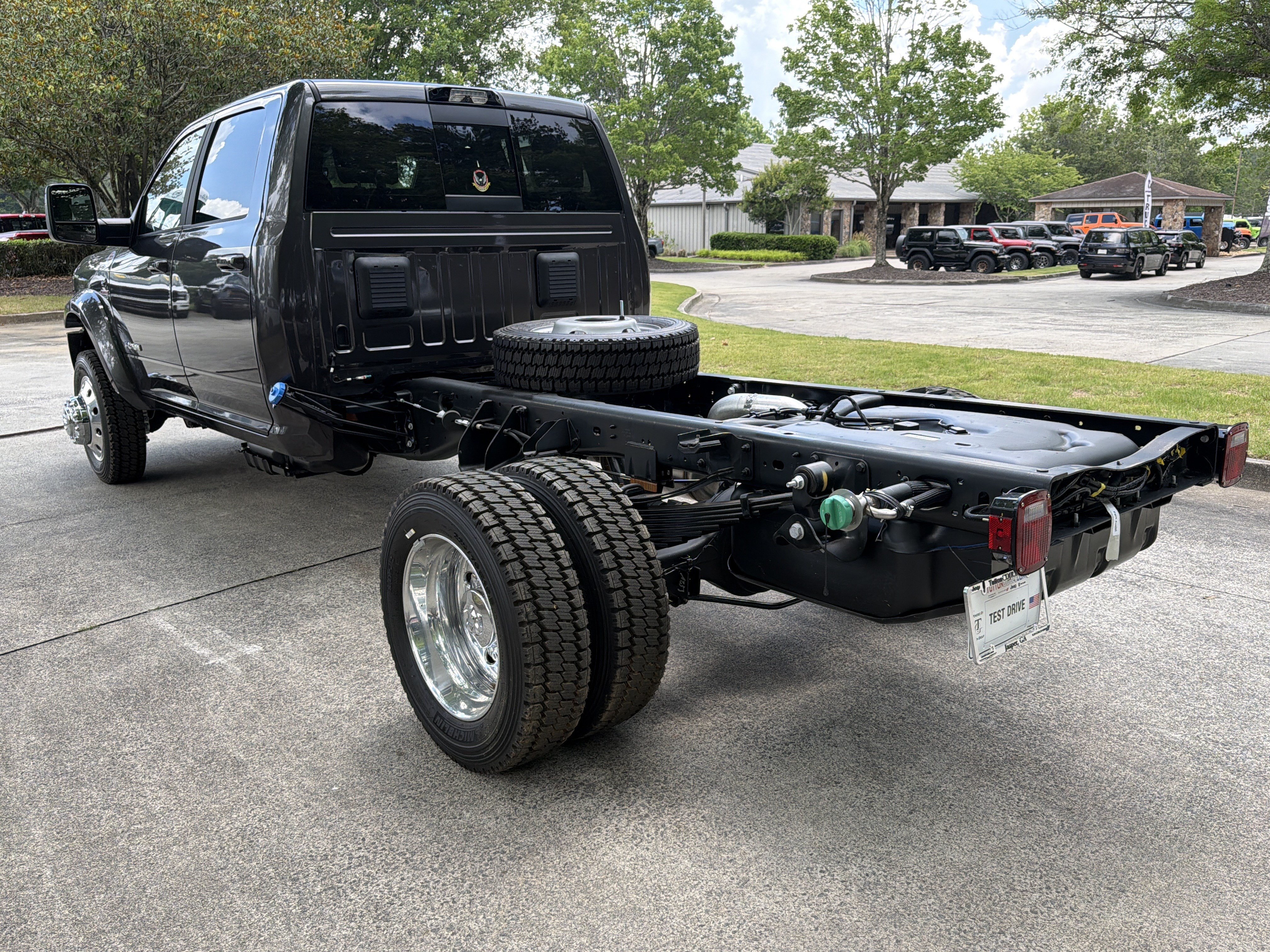 New 2026 RAM 4500 4x4 Crew Cab DRW w/ Laramie Trim Package image 5
