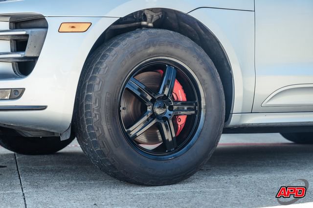 Used 2015 Porsche Macan Turbo image 39