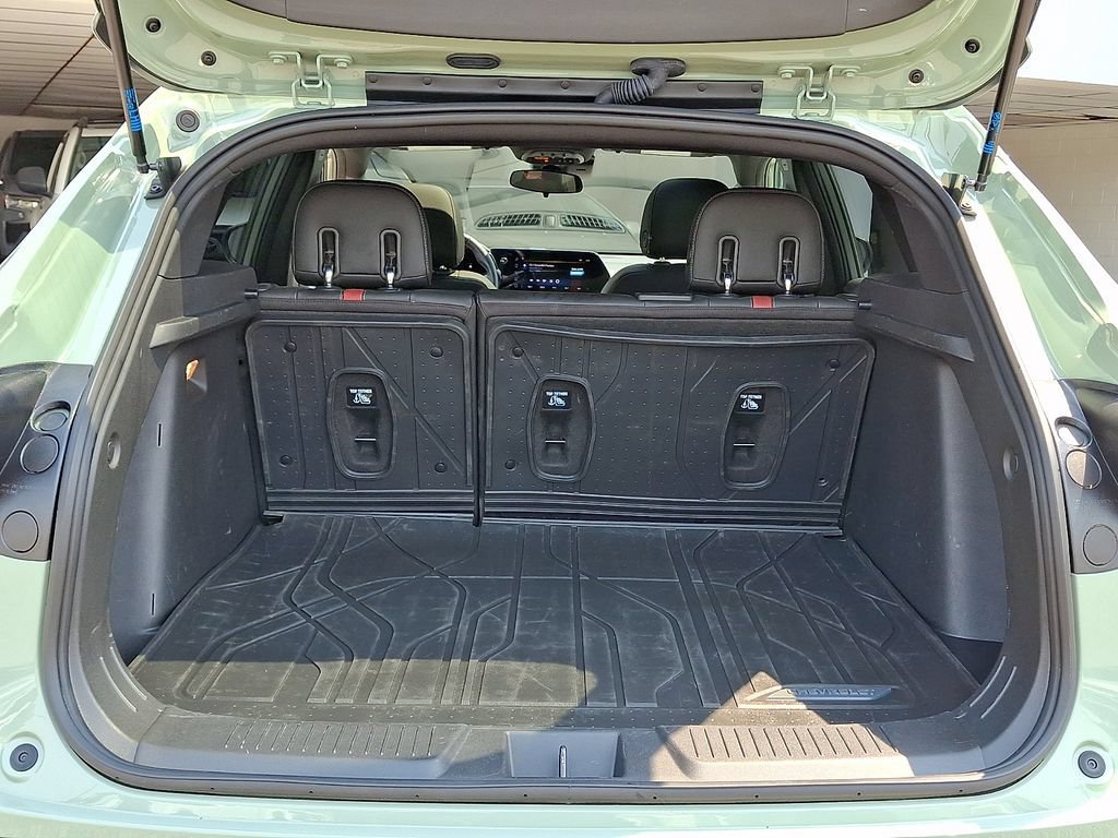 Certified 2024 Chevrolet Trax RS w/ Sunroof Package FWD image 34