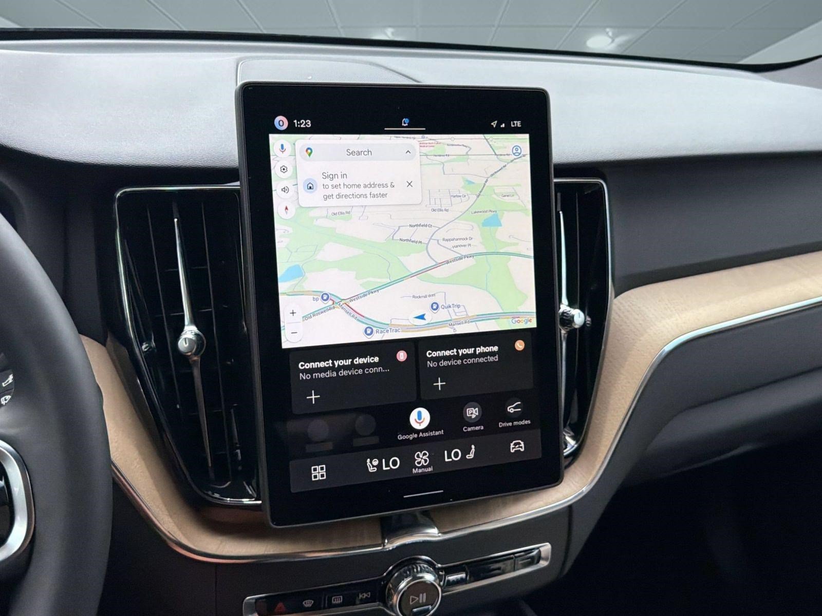 New 2026 Volvo XC60 B5 Plus w/ Protection Package Premier AWD/4WD image 18