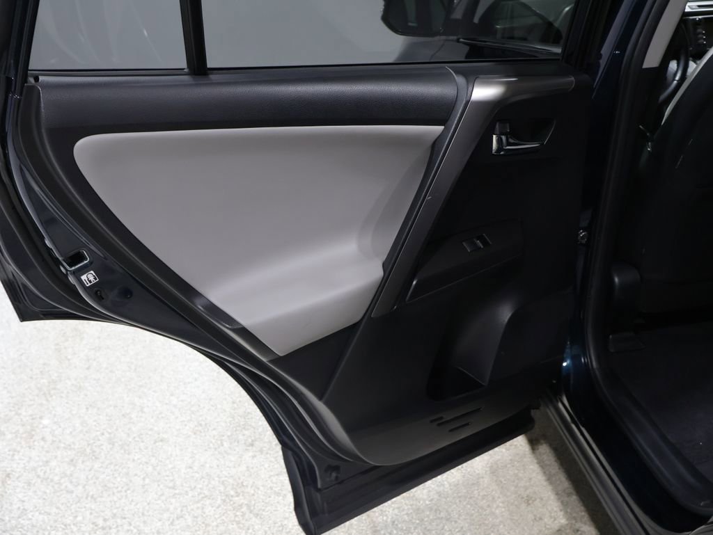 Used 2018 Toyota RAV4 XLE w/ Convenience Package image 18