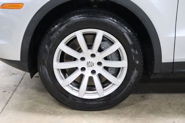 Used 2019 Porsche Cayenne S w/ Premium Plus Package AWD/4WD image 26