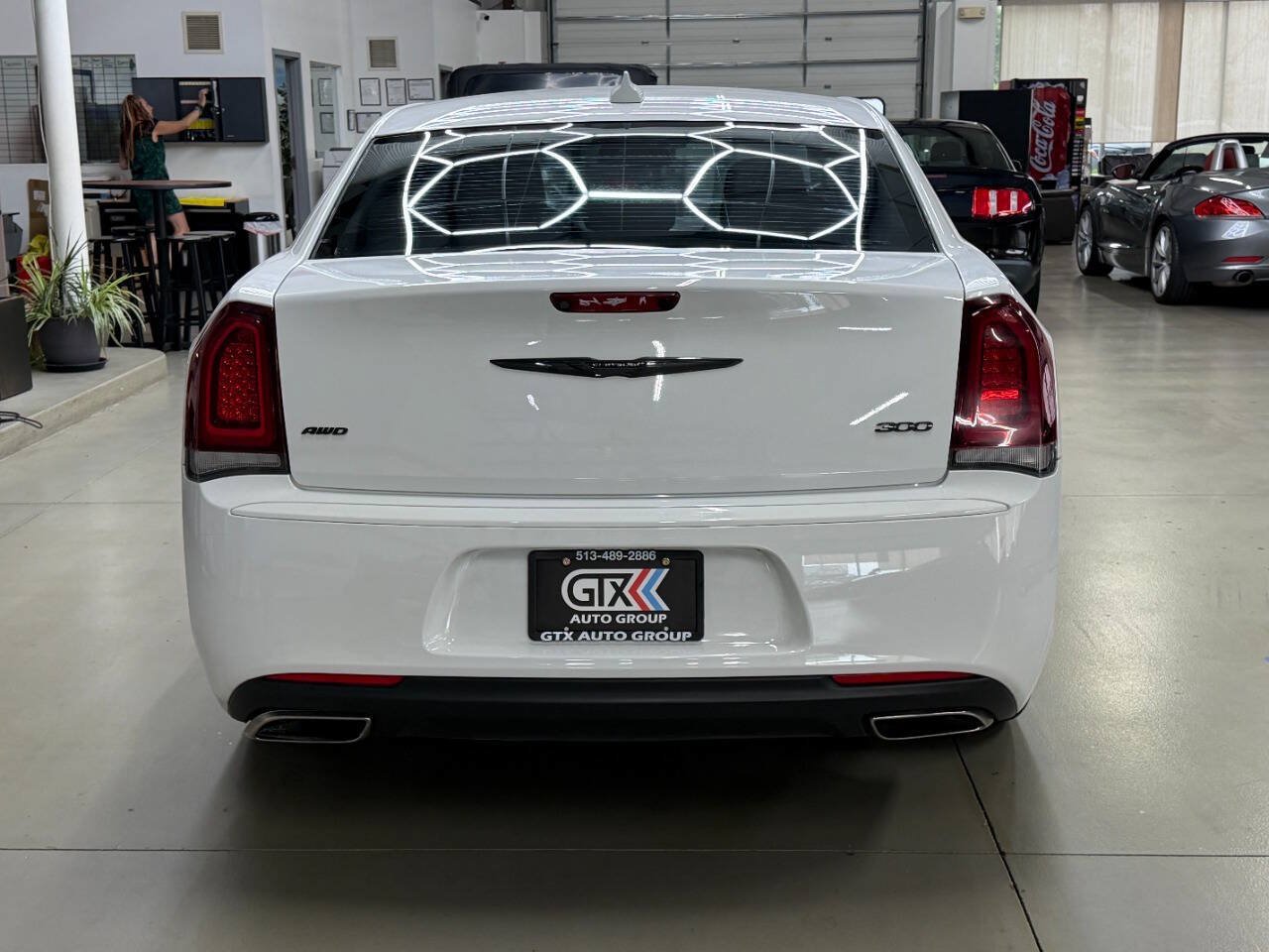 Used 2020 Chrysler 300 Touring w/ Sport Appearance Package AWD/4WD image 3