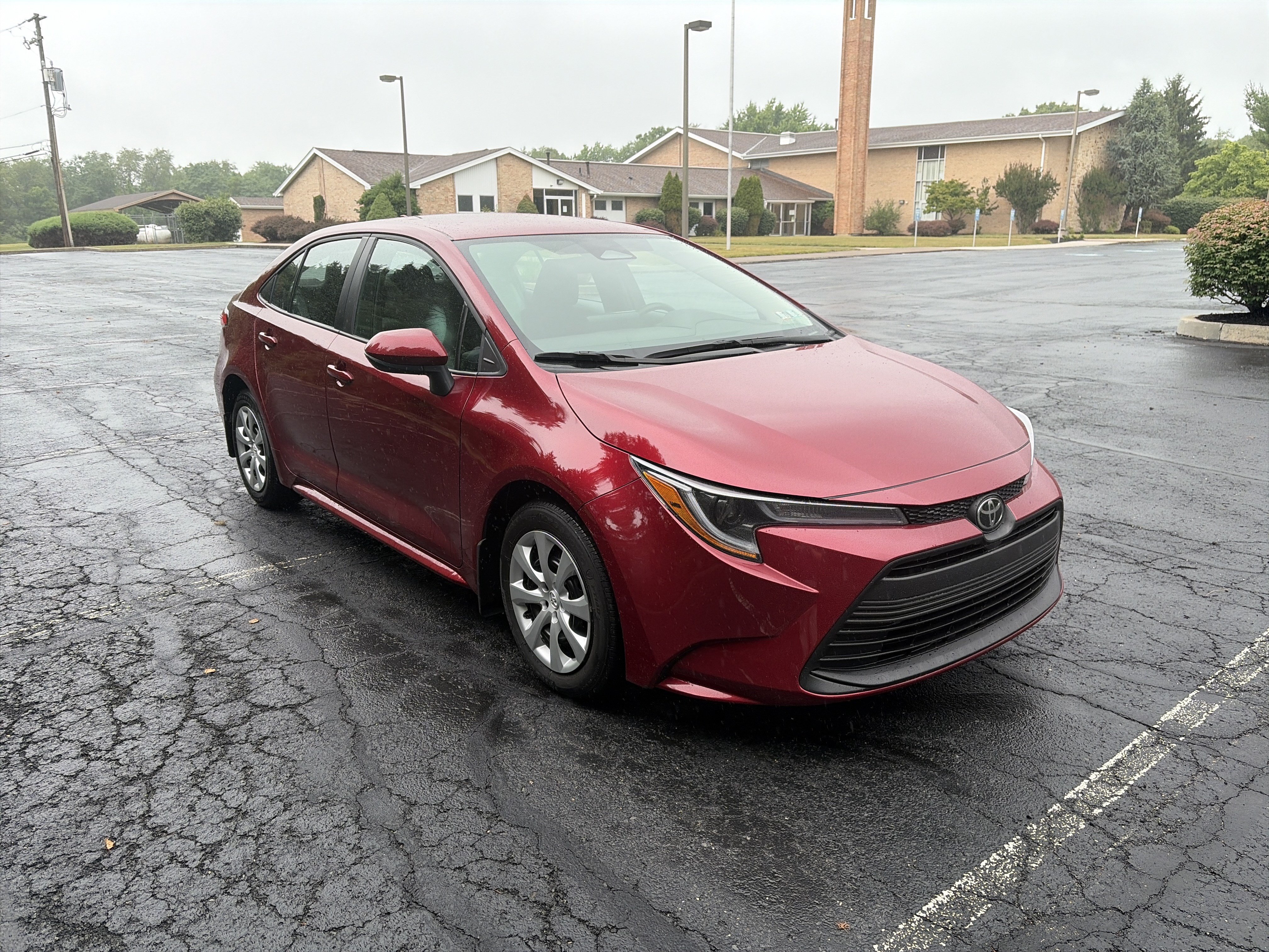 Used 2025 Toyota Corolla LE FWD image 3