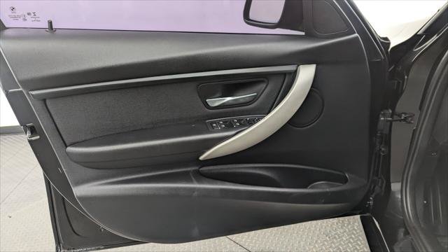 Used 2018 BMW 320i Sedan RWD image 13