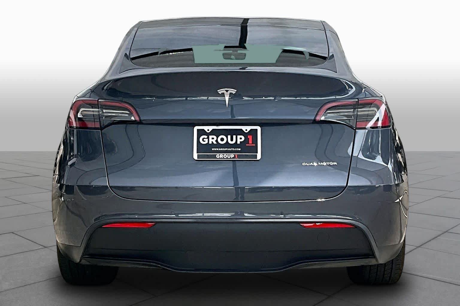 Used 2022 Tesla Model Y Long Range AWD/4WD image 3