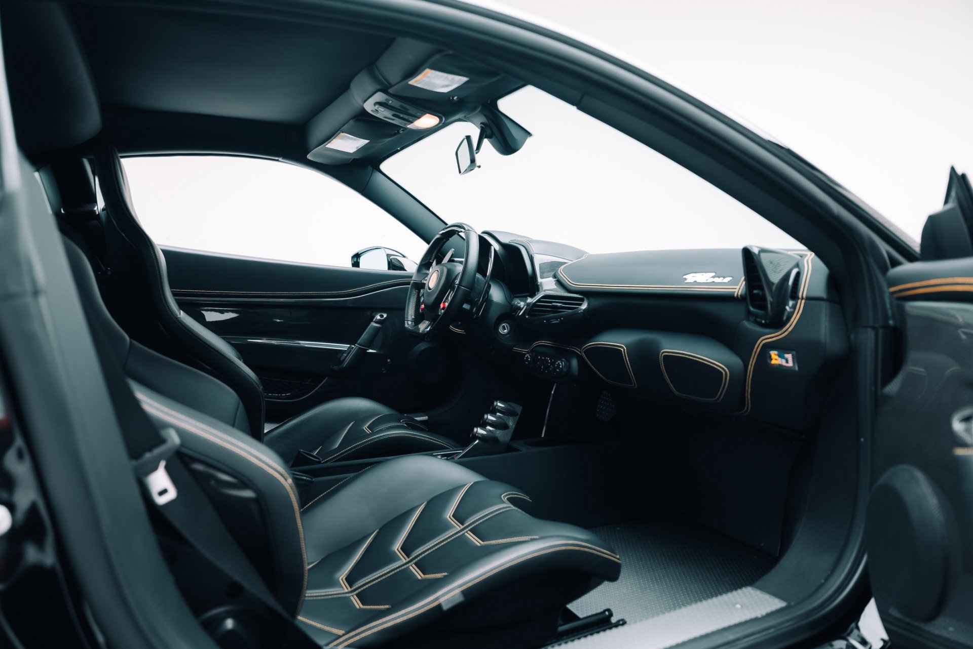 Used 2015 Ferrari 458 Speciale Coupe RWD image 31