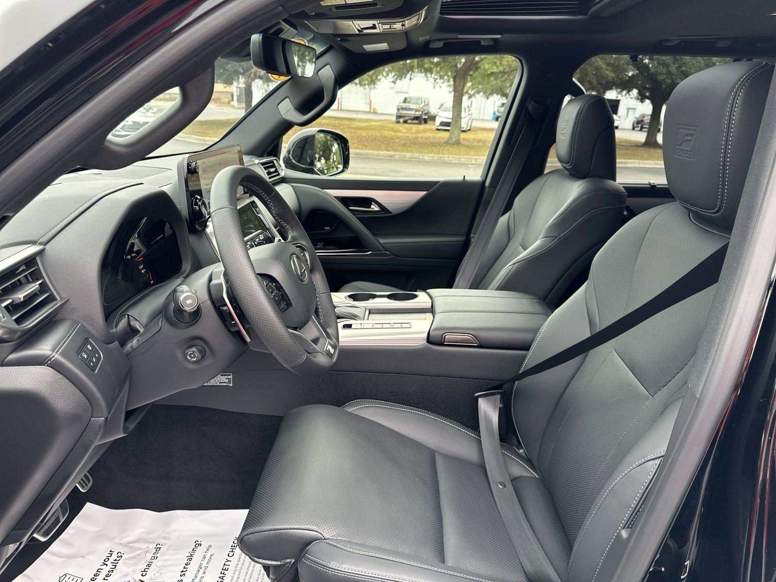 Used 2024 Lexus LX 600 F Sport image 13