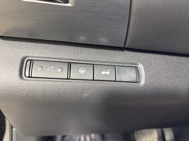 Used 2025 Nissan Pathfinder SL w/ Black Appearance Package image 37